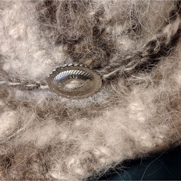 Handmade llama wool hat main image 5